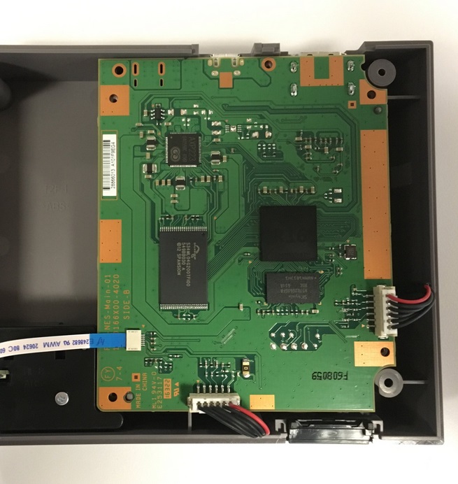 nesclassicmotherboard-640x584